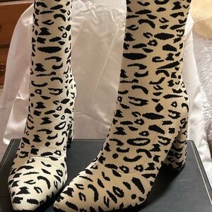 Azalea Wang Akira knit Hush Leopard Print Women's Boots size 10